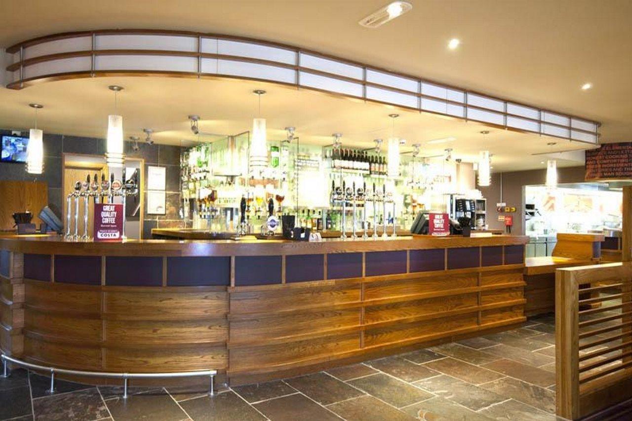 Premier Inn Glasgow Newton Mearns Exterior photo