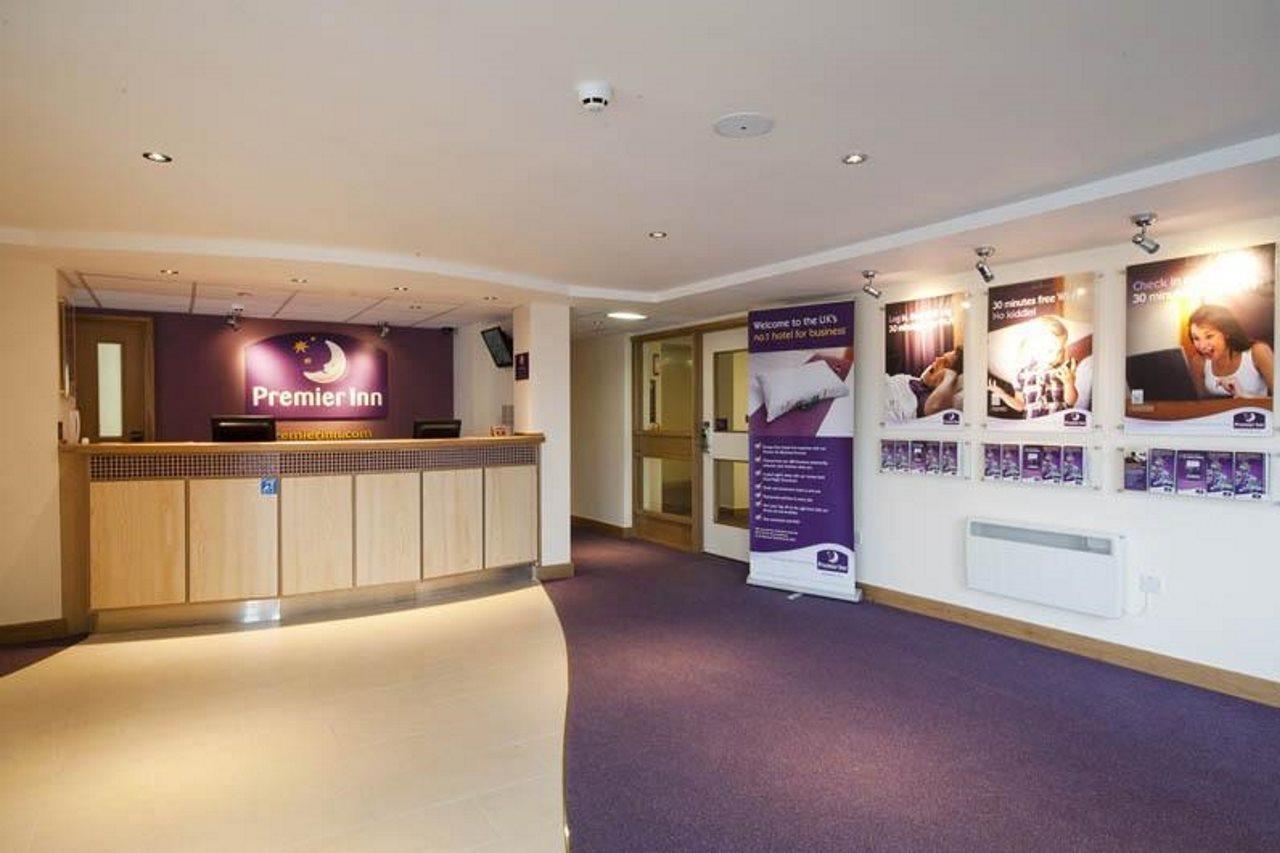 Premier Inn Glasgow Newton Mearns Exterior photo