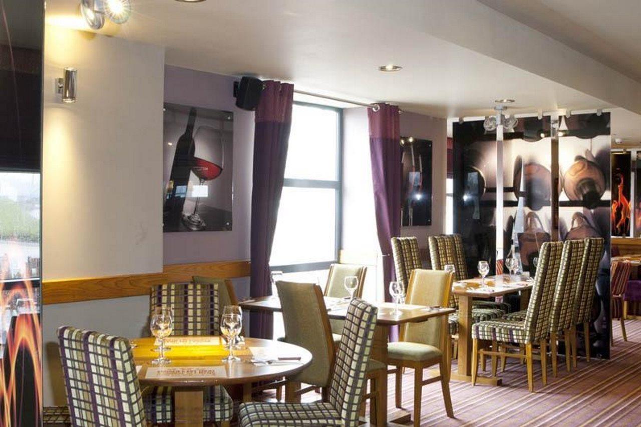 Premier Inn Glasgow Newton Mearns Exterior photo